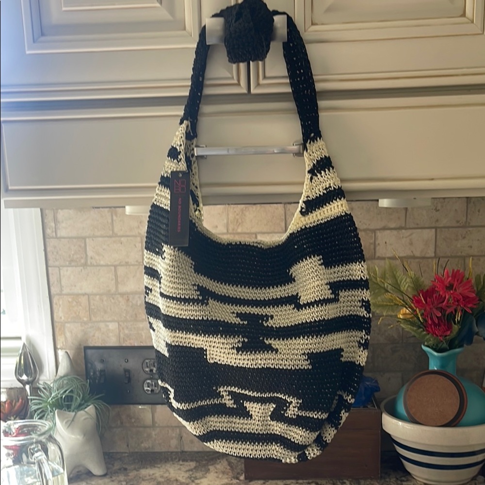 No Boundries Black and Cream crochet Patterned Women's Bag. New with tag.